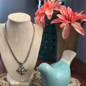 Stunning silver tone toggle clasp pendant necklace